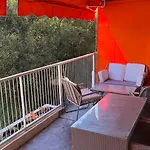 St Tropez Face A La Magnifique T2 Entierement Renove Grande Terrasse 2 Piscines A 2 Pas Du Port Et Du Centre Apartament