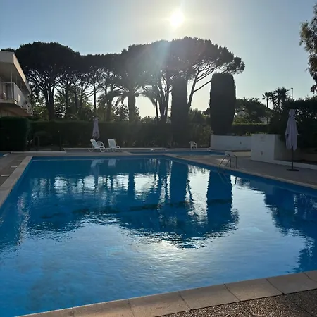 Appartement St Tropez Face A La , Magnifique T2 , Entierement Renove , Grande Terrasse , 2 Piscines , Magnifique A 2 Pas Du Port Et Du Centre Saint-Tropez