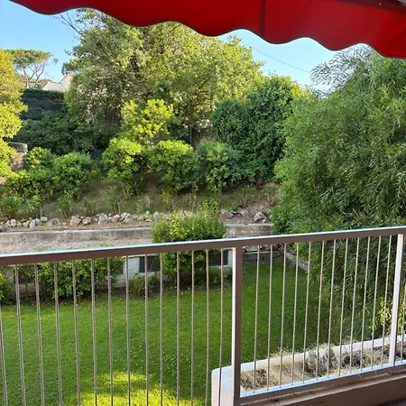 St Tropez Face A La , Magnifique T2 , Entierement Renove , Grande Terrasse , 2 Piscines , Magnifique A 2 Pas Du Port Et Du Centre Appartement Saint-Tropez