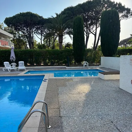 St Tropez Face A La , Magnifique T2 , Entierement Renove , Grande Terrasse , 2 Piscines , Magnifique A 2 Pas Du Port Et Du Centre Appartement Saint-Tropez