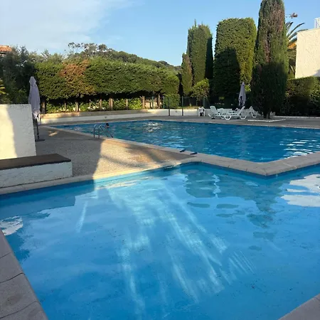 St Tropez Face A La , Magnifique T2 , Entierement Renove , Grande Terrasse , 2 Piscines , Magnifique A 2 Pas Du Port Et Du Centre Saint-Tropez