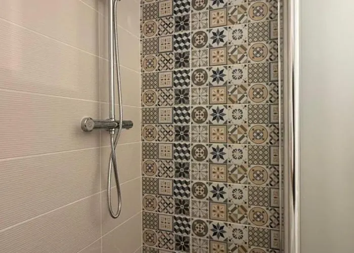 St Tropez Face A La Magnifique T2 Entierement Renove Grande Terrasse 2 Piscines A 2 Pas Du Port Et Du Centre Apartment *